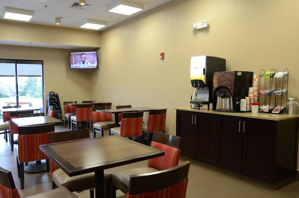 Comfort Inn & Suites Cave City Buitenkant foto